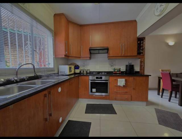 3 BEDROOM TOWNHOUSE FOR SALE IN BASSONIA